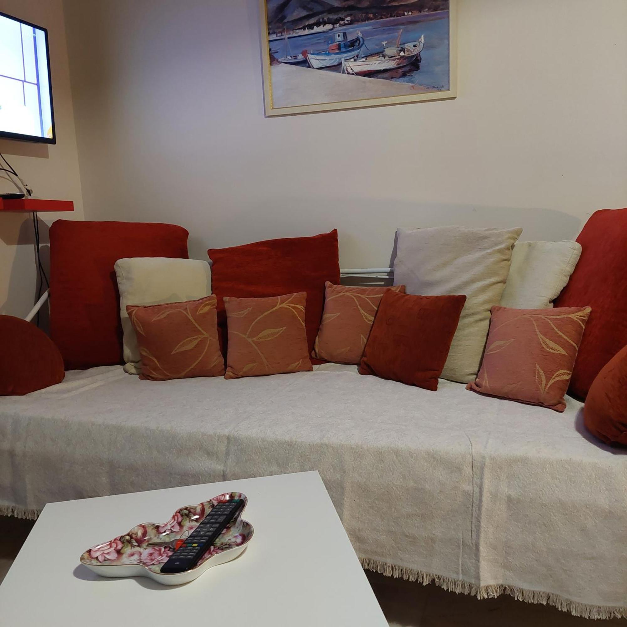 Family Apartment Patras Exterior foto